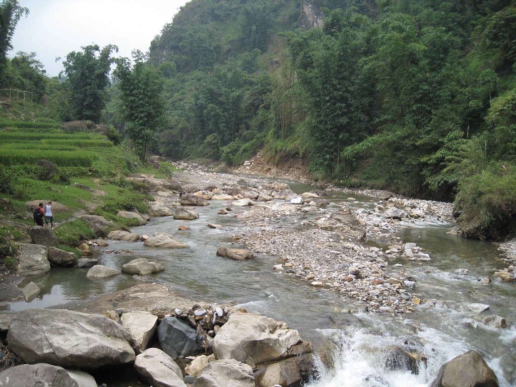 Trải nghiệm chợ nổi Thác Bờ tại Thung Nai khiến bạn muốn xách balo đi ngay